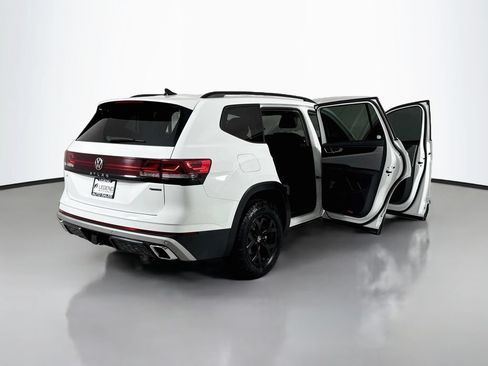 Used 2024 Volkswagen Atlas Peak Edition SE AWD/4WD image 26