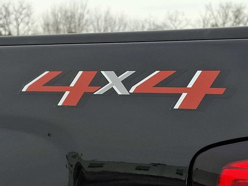 Used 2018 Chevrolet Silverado 1500 LT image 30