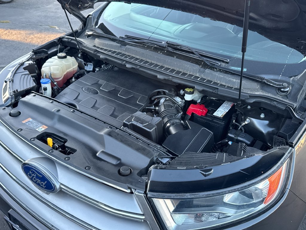 Used 2018 Ford Edge Titanium w/ Equipment Group 302A AWD/4WD image 41