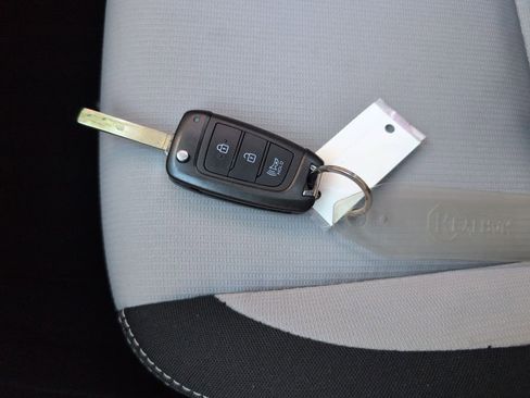 Certified 2023 Hyundai Venue SEL image 30