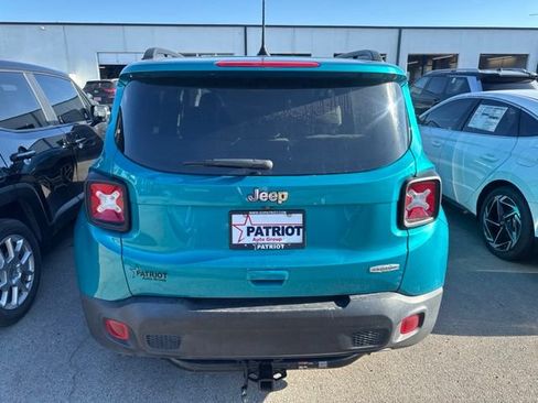 Used 2021 Jeep Renegade Latitude w/ Sun & Sound Group FWD image 5