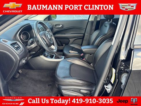 Used 2018 Jeep Compass Latitude w/ Cold Weather Group AWD/4WD image 10