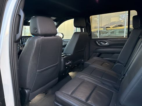 Used 2022 Chevrolet Suburban Z71 image 17