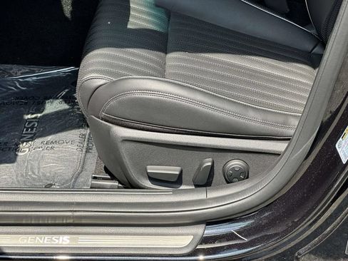 Used 2023 Genesis G70 3.3T AWD/4WD image 16