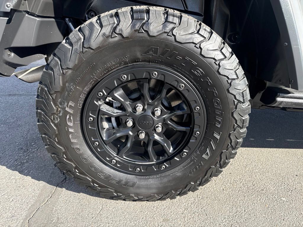 Used 2023 Jeep Wrangler Unlimited Rubicon 4xe AWD/4WD image 12