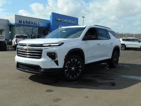 New 2026 Chevrolet Traverse LT w/ Sun and Wheel Package image 2