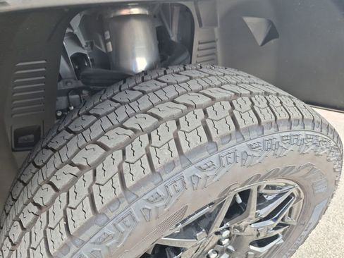 New 2026 GMC Hummer EV SUV AWD/4WD image 14