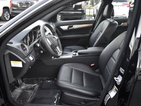 Used 2014 Mercedes-Benz C 250 C 250 Luxury Sedan 4D image 9