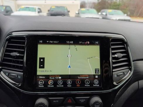 Used 2019 Jeep Grand Cherokee Altitude image 27