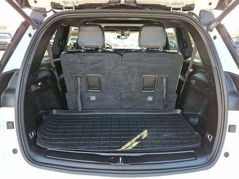 Used 2023 Jeep Grand Cherokee L Altitude image 30