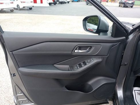 Certified 2025 Nissan Rogue SV w/ SV Premium Package image 9