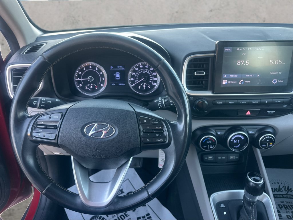 Used 2022 Hyundai Venue SEL FWD image 27