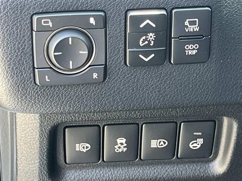 Used 2021 Lexus GX 460 Luxury w/ Accessory Package AWD/4WD image 34