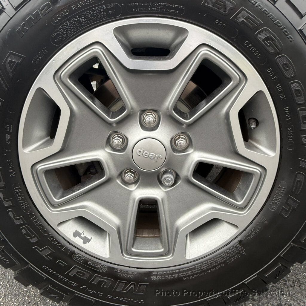 Used 2016 Jeep Wrangler Unlimited Rubicon w/ Connectivity Group AWD/4WD image 48
