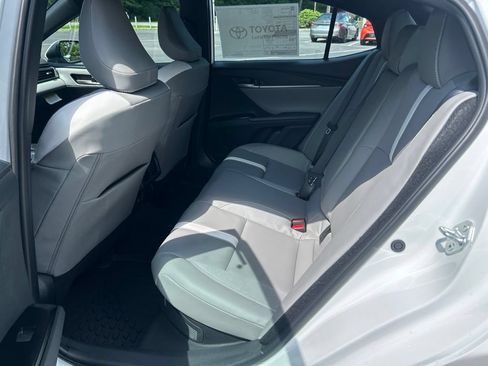 New 2026 Toyota Camry Hybrid FWD image 27