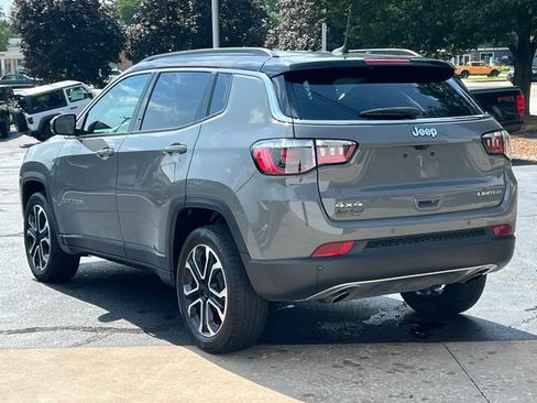 Used 2023 Jeep Compass Limited AWD/4WD image 10