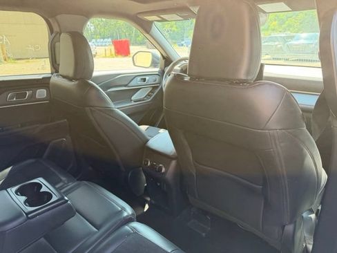 Used 2025 Ford Explorer ST AWD/4WD image 11