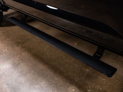 Used 2024 Ford F350 Platinum w/ FX4 Off-Road Package image 13