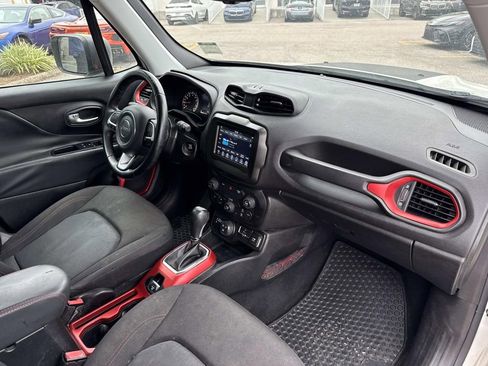 Used 2018 Jeep Renegade Trailhawk w/ Safety & Security Group AWD/4WD image 13