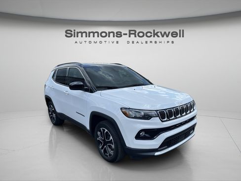 Used 2023 Jeep Compass Limited AWD/4WD image 7