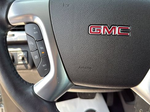 Used 2017 GMC Acadia Limited SLT FWD image 16