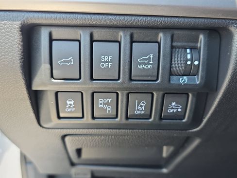 Used 2017 Subaru Outback 2.5i Limited AWD/4WD image 26
