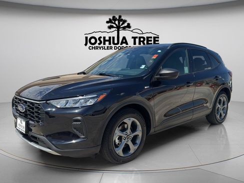 Used 2025 Ford Escape ST-Line FWD image 3