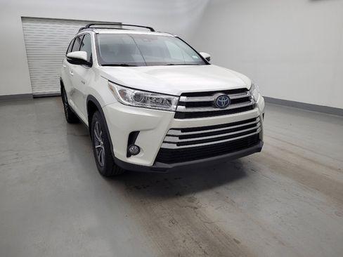 Used 2019 Toyota Highlander XLE AWD/4WD image 14