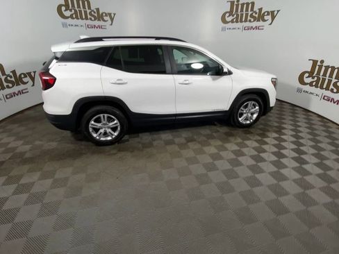 Used 2024 GMC Terrain SLE w/ Driver Convenience Package FWD image 7