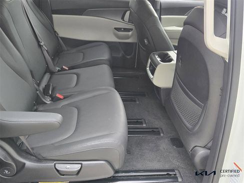 Certified 2024 Kia Carnival LX image 16