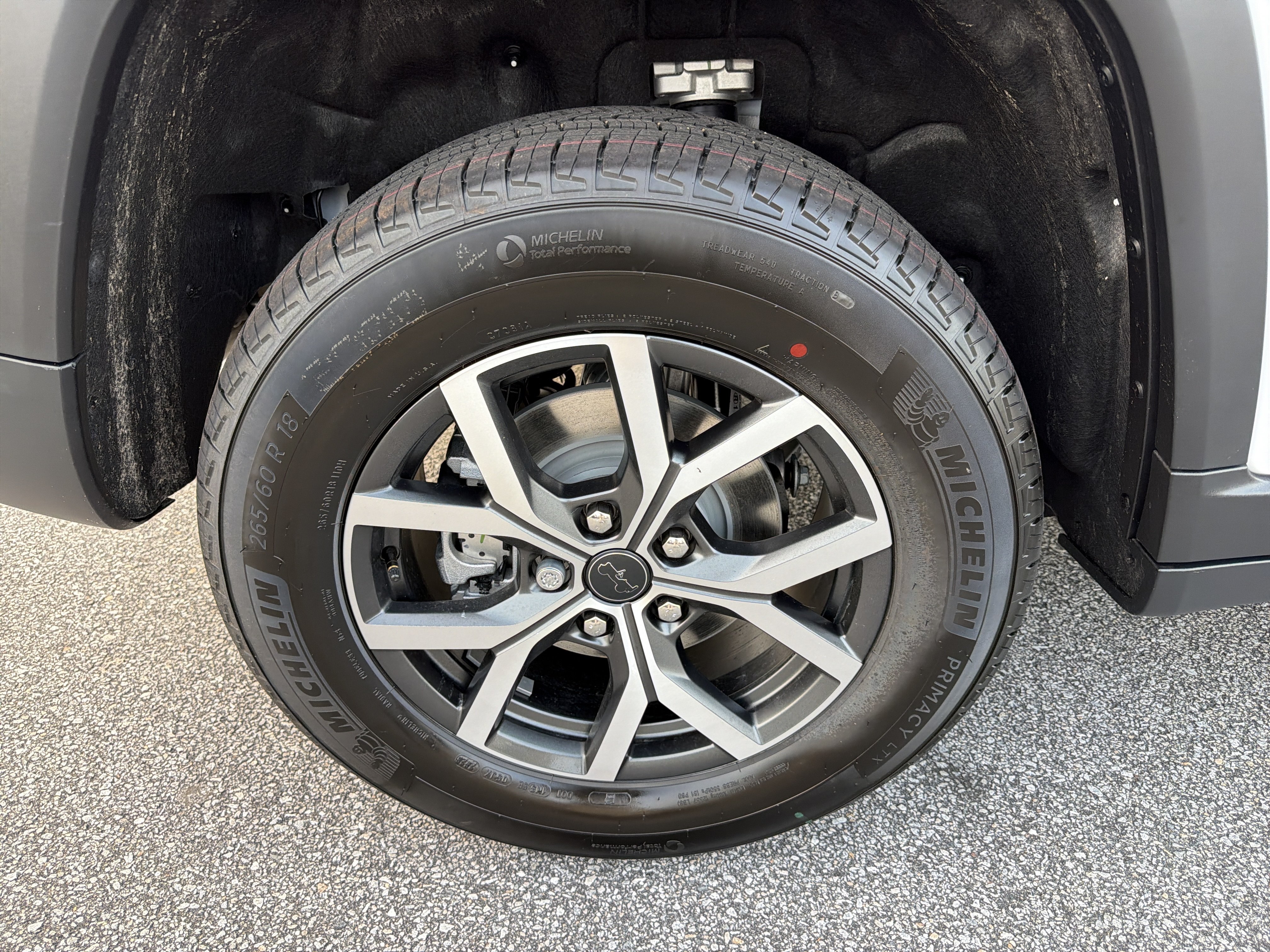 New 2027 Jeep Grand Cherokee Laredo X RWD image 16