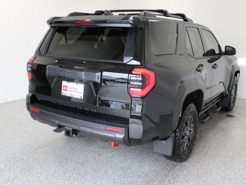 Used 2026 Toyota 4Runner SR5 AWD/4WD image 7
