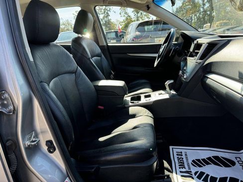 Used 2010 Subaru Legacy 2.5i Premium image 15