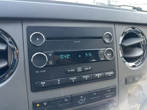 Used 2016 Ford F250 XLT w/ XLT Value Package image 13