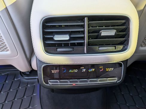 Certified 2025 Mercedes-Benz GLS 63 AMG 4MATIC image 30