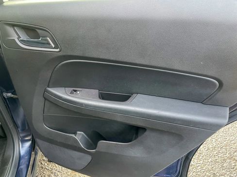 Used 2017 Chevrolet Equinox LT w/ Convenience Package image 30