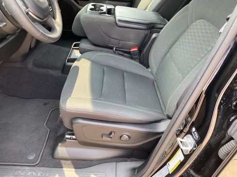 Used 2025 RAM 1500 Big Horn AWD/4WD image 17