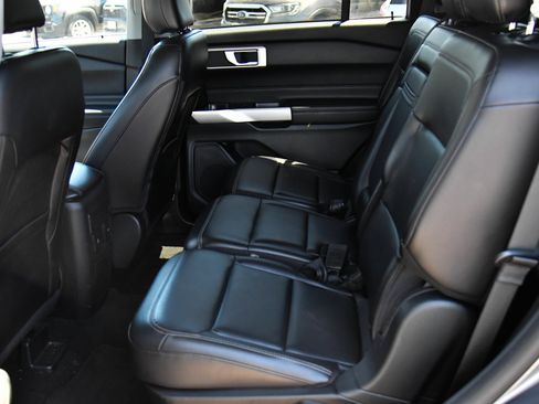 Used 2023 Ford Explorer XLT w/ Equipment Group 202A RWD image 36