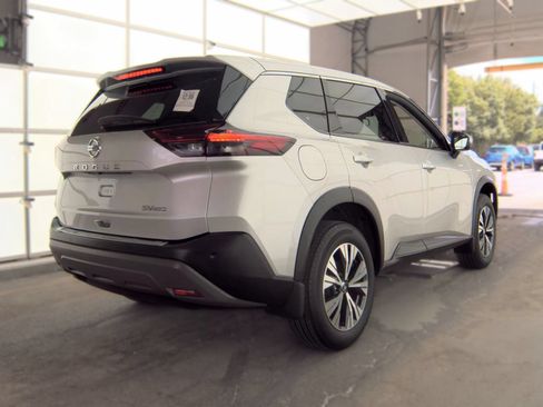 Used 2021 Nissan Rogue SV AWD/4WD image 4