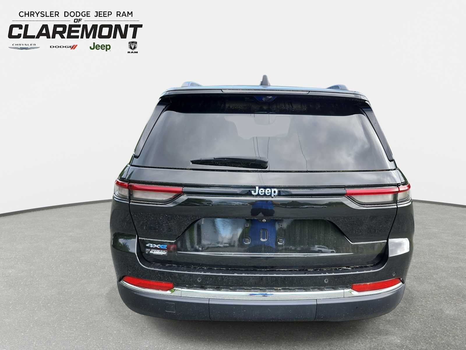 New 2024 Jeep Grand Cherokee Limited 4xe w/ Luxury Tech Group II AWD/4WD image 17