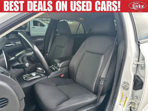 Used 2021 Chrysler 300 Touring w/ Sport Appearance Package RWD image 11