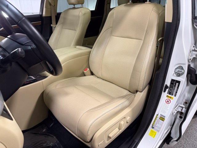 Used 2017 Toyota Highlander Limited Platinum AWD/4WD image 26