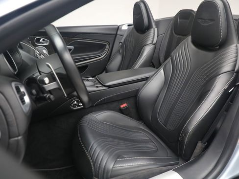 Used 2019 Aston Martin DB11 Volante image 22