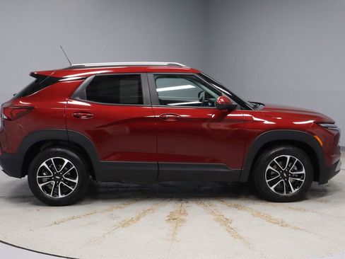 Used 2025 Chevrolet TrailBlazer LT image 11