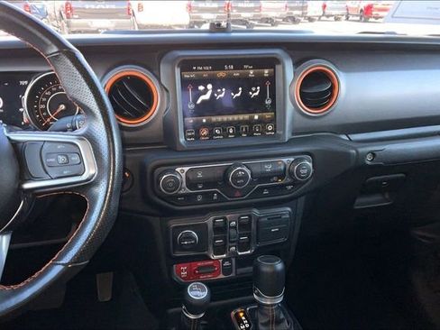 Used 2023 Jeep Gladiator Mojave AWD/4WD image 6