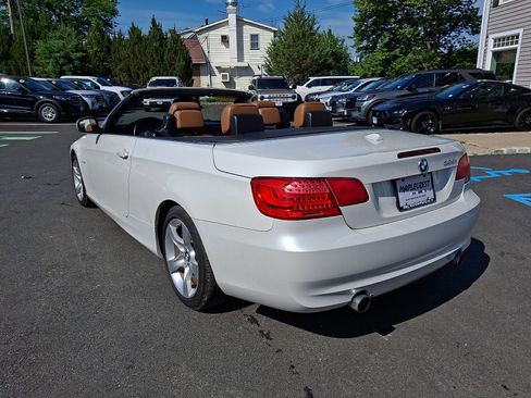Used 2011 BMW 335i Convertible RWD image 7