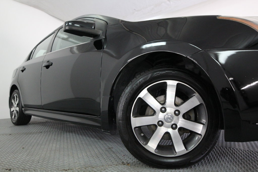 Used 2012 Nissan Sentra 2.0 SR w/ Special Edition Pkg FWD image 17