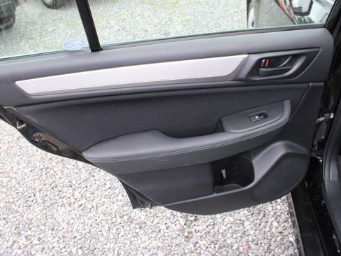 Used 2017 Subaru Legacy 2.5i AWD/4WD image 21