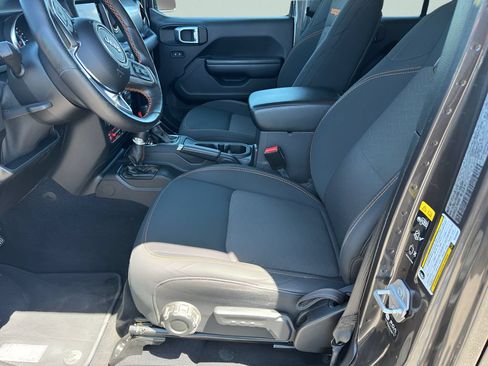 Used 2021 Jeep Gladiator Mojave AWD/4WD image 11