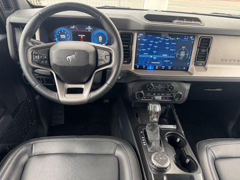 Used 2025 Ford Bronco Outer Banks AWD/4WD image 10